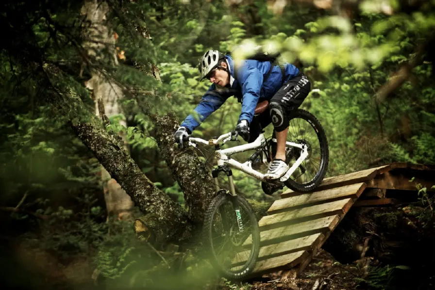 Vélos de route Soldes 18 Vélos de route Soldes -Vélos de route Soldes LD Montebello Velo de Montagne 17 2021